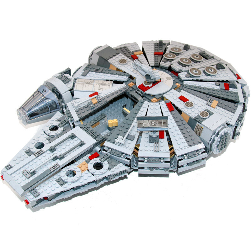 Custom Star Wars Millennium Falcon Building Bricks Toy Set 1381 Pieces