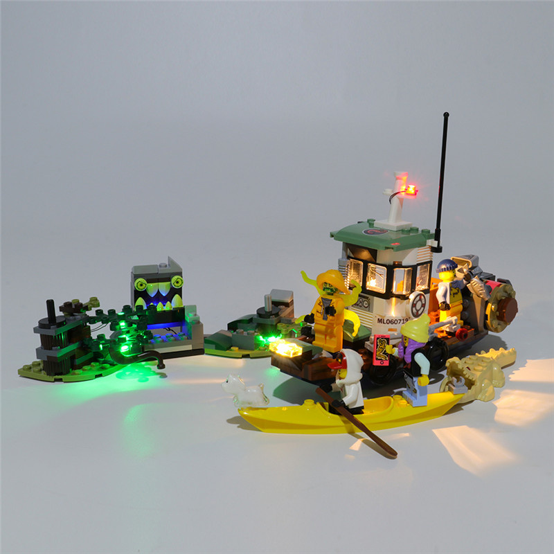 Lego hidden side sales wrecked shrimp boat 70419