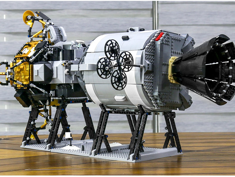 MOLD KING 21006 Apollo 11 Nave espacial Módulo lunar Bloques de construcción Conjunto de juguetes