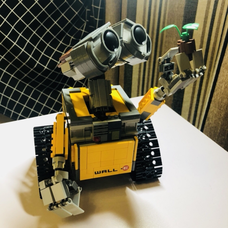 LEGO Ideas WALL-E Building Set : : Toys & Games